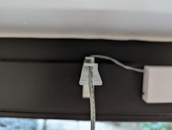 Fensterhaken (3er Set) für Deko mit Klemmmechanismus & Kabelführung