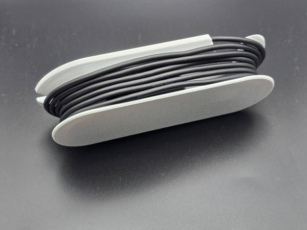 Steamdeck "Chargeguy" Transporthilfe für Ladegerät und Micro-SD Karten mit integriertem Stand
