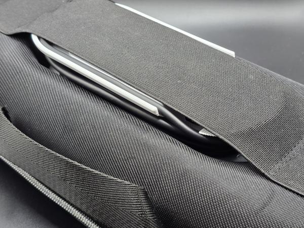 Steamdeck "Chargeguy" Transporthilfe für Ladegerät und Micro-SD Karten mit integriertem Stand